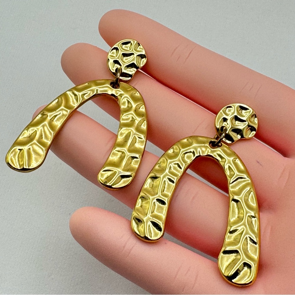 Gold Tone Hammered Horseshoe Statement Dangle Earrings Modern Boho